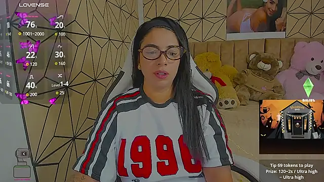 Snapshot of vane_lopez_ chatting on October 28, 2025, 8:41 pm vane lopez online show from October 28, 2025, 8:41 pm