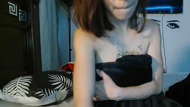 Snapshot of MINI_Petite chatting on July 24, 2026, 6:09 am MINI Petite online show from July 24, 2026, 6:09 am