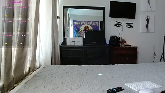 MINI Petite online show from October 12, 2025, 5:36 pm