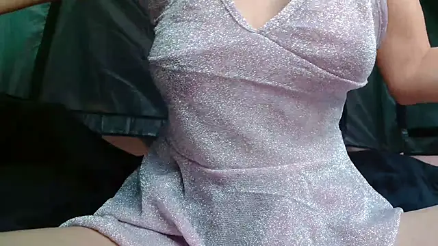 Snapshot of MINI_Petite chatting on July 17, 2026, 3:31 pm MINI Petite online show from July 17, 2026, 3:31 pm
