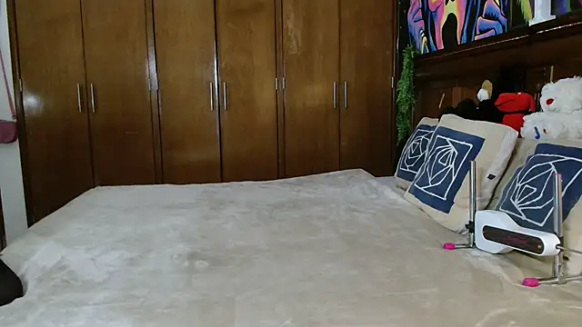 MINI Petite online show from January 25, 2025, 5:07 am