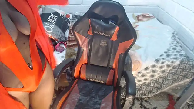 sexyjustin202 online show from October 1, 2025, 10:46 pm