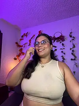 kittylu   online show from November 15, 2025, 2:37 am