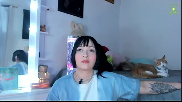 Snapshot of miaa-lee chatting on November 15, 2025, 3:43 am miaa-lee online show from November 15, 2025, 3:43 am