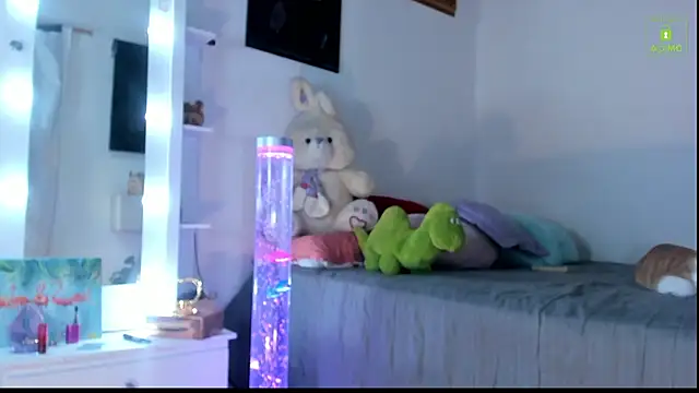 Snapshot of miaa-lee chatting on November 18, 2025, 1:43 am miaa-lee online show from November 18, 2025, 1:43 am