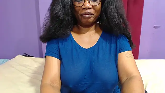 Snapshot of PeachAss4UU chatting on June 6, 2026, 5:45 am PeachAss4UU online show from June 6, 2026, 5:45 am