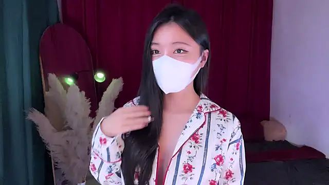 Snapshot of alaia-EDP chatting on December 2, 2025, 3:58 pm alaia-EDP online show from December 2, 2025, 3:58 pm