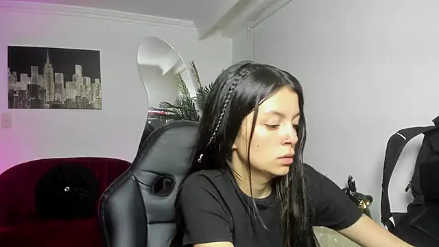 Meghan320 online show from October 13, 2025, 11:56 am