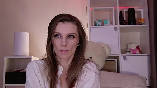 Karamelsw  online show from March 18, 2026, 9:04 pm