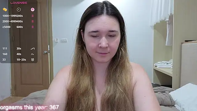 Snapshot of MaryHillx chatting on May 19, 2026, 11:23 pm MaryHillx online show from May 19, 2026, 11:23 pm