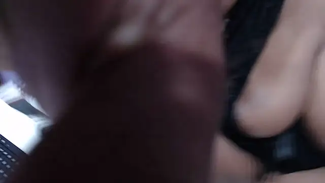 Snapshot of GiantTittts chatting on November 3, 2025, 7:50 pm GiantTittts online show from November 3, 2025, 7:50 pm