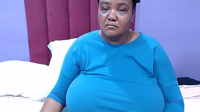 Snapshot of GiantTittts chatting on March 9, 2026, 6:11 pm GiantTittts online show from March 9, 2026, 6:11 pm