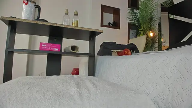 Snapshot of candy_sweet_ chatting on October 8, 2025, 7:14 pm candy sweet online show from October 8, 2025, 7:14 pm