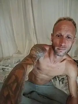 Snapshot of Happypotplants chatting on January 12, 2026, 3:02 am Happypotplants online show from January 12, 2026, 3:02 am