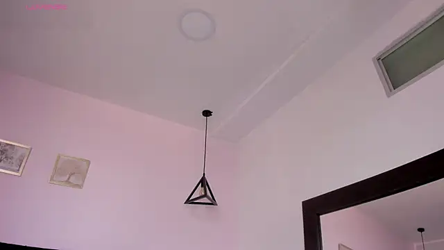 Snapshot of CeliWoods chatting on October 28, 2025, 12:04 pm CeliWoods online show from October 28, 2025, 12:04 pm