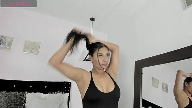 Snapshot of CeliWoods chatting on October 15, 2025, 11:18 am CeliWoods online show from October 15, 2025, 11:18 am