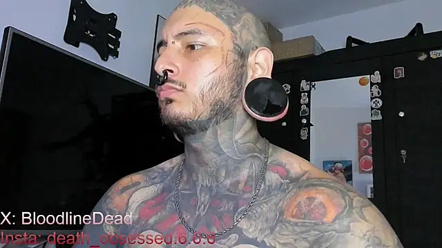 Snapshot of DEATHINK666XX chatting on March 11, 2025, 7:03 pm DEATHINK666XX online show from March 11, 2025, 7:03 pm