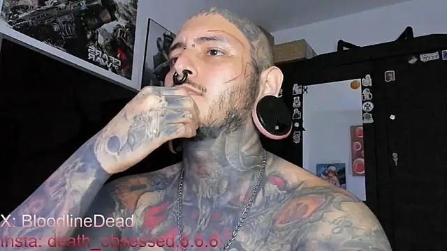 Snapshot of DEATHINK666XX chatting on March 12, 2025, 12:42 am DEATHINK666XX online show from March 12, 2025, 12:42 am