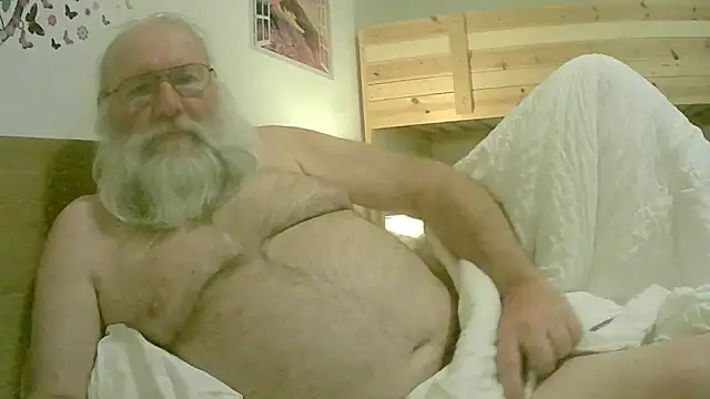 SexySantaC online show from May 5, 2026, 8:34 pm