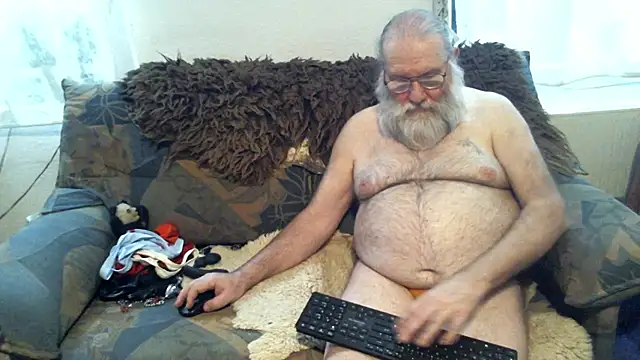 SexySantaC online show from February 1, 2025, 8:05 pm