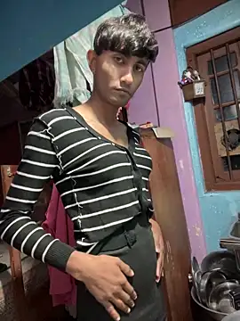 Sexyslimguyy online show from December 4, 2024, 1:58 pm