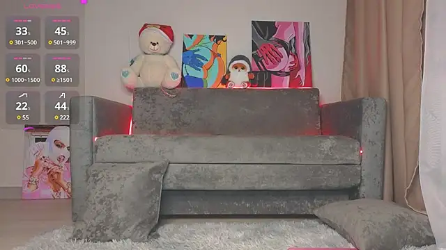 Snapshot of EmelyBenz chatting on January 11, 2025, 3:02 am EmelyBenz online show from January 11, 2025, 3:02 am