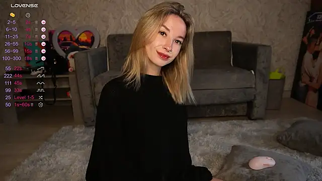 Snapshot of EmelyBenz chatting on September 25, 2025, 3:23 am EmelyBenz online show from September 25, 2025, 3:23 am