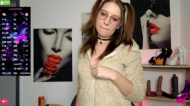 Snapshot of XLisaxx chatting on November 19, 2025, 1:38 am XLisaxx online show from November 19, 2025, 1:38 am