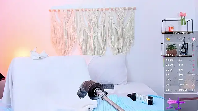 Snapshot of evaa_rose chatting on October 9, 2025, 8:09 pm evaa rose online show from October 9, 2025, 8:09 pm