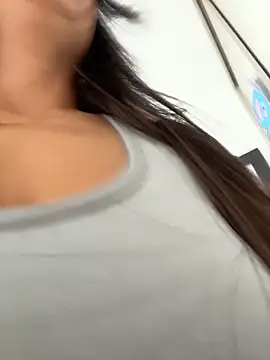 Snapshot of Reggie-Liam chatting on December 2, 2025, 7:48 pm Reggie-Liam online show from December 2, 2025, 7:48 pm