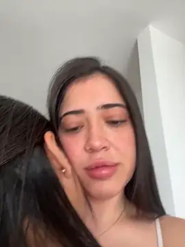 Snapshot of Reggie-Liam chatting on December 4, 2025, 4:17 pm Reggie-Liam online show from December 4, 2025, 4:17 pm