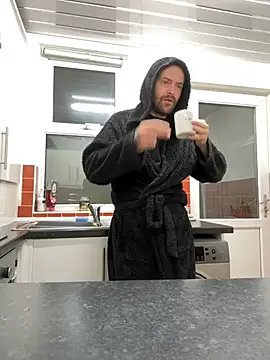 bigguy101 online show from February 9, 2025, 4:04 am