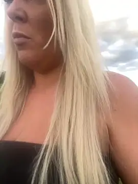 Snapshot of Bustyblondebabe32 chatting on June 20, 2026, 7:41 pm Bustyblondebabe32 online show from June 20, 2026, 7:41 pm