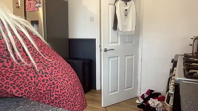 Snapshot of Bustyblondebabe32 chatting on June 7, 2026, 6:13 pm Bustyblondebabe32 online show from June 7, 2026, 6:13 pm