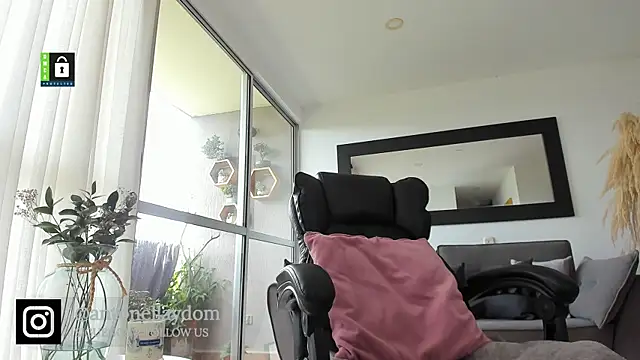 antonella dom1 online show from March 10, 2025, 4:14 pm