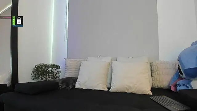 Snapshot of antonella_dom1 chatting on May 8, 2026, 10:13 pm antonella dom1 online show from May 8, 2026, 10:13 pm