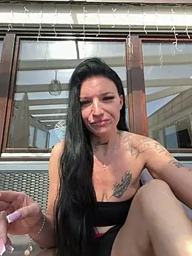Snapshot of LizaRoxx chatting on April 17, 2026, 9:01 am LizaRoxx online show from April 17, 2026, 9:01 am