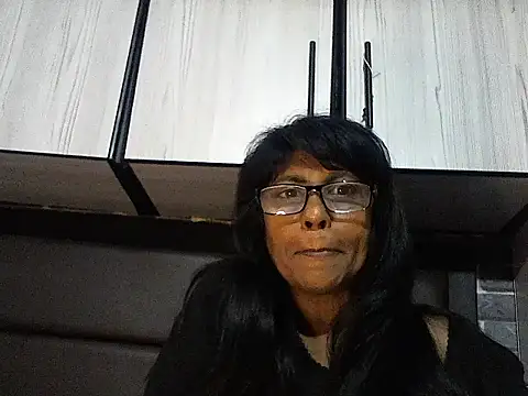 MsAttitude online show from November 18, 2025, 10:40 am