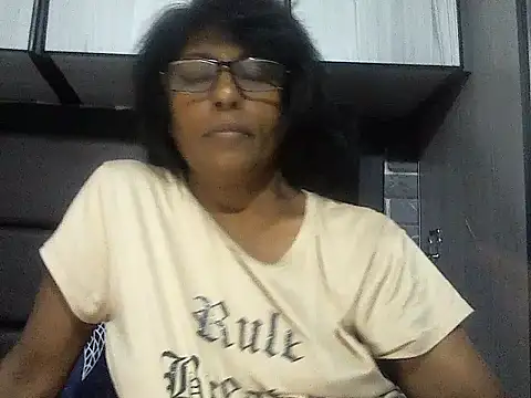 MsAttitude online show from November 2, 2025, 3:17 pm