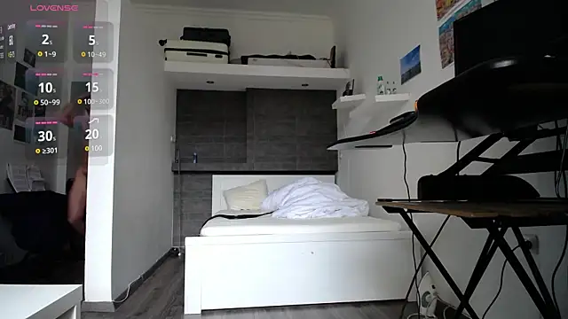 SQUIRRRTER online show from March 12, 2025, 3:40 pm