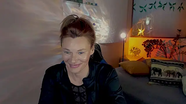 Snapshot of MistyBarnes chatting on May 11, 2026, 4:04 pm MistyBarnes online show from May 11, 2026, 4:04 pm