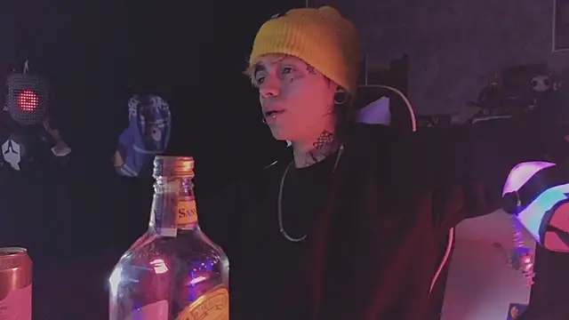 Snapshot of AcidMilo chatting on March 30, 2026, 11:17 pm AcidMilo online show from March 30, 2026, 11:17 pm