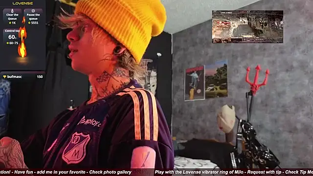 AcidMilo online show from October 22, 2025, 3:55 pm