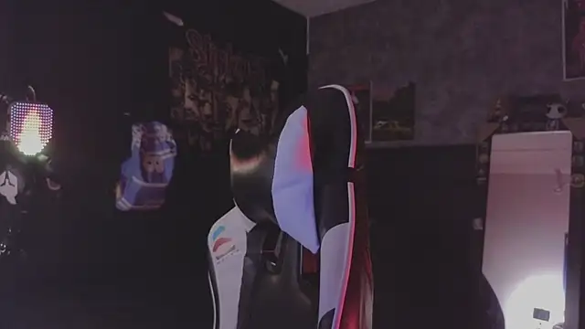 Snapshot of AcidMilo chatting on March 10, 2026, 11:20 pm AcidMilo online show from March 10, 2026, 11:20 pm