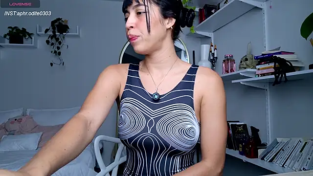 Snapshot of Nikol-JE chatting on October 27, 2025, 9:27 pm Nikol-JE online show from October 27, 2025, 9:27 pm