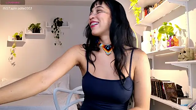 Snapshot of Nikol-JE chatting on October 17, 2025, 8:43 pm Nikol-JE online show from October 17, 2025, 8:43 pm