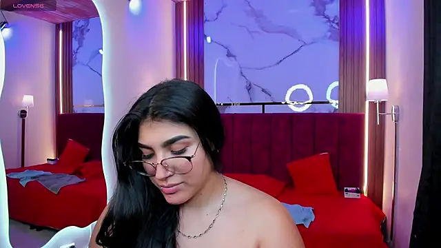 Snapshot of More-hot chatting on March 10, 2025, 3:30 pm More-hot online show from March 10, 2025, 3:30 pm