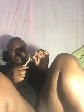 Snapshot of sweett_shaley chatting on December 14, 2025, 12:06 am sweett shaley online show from December 14, 2025, 12:06 am