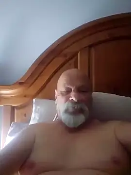 Snapshot of bbwlvr16@xh chatting on May 18, 2026, 5:23 am bbwlvr16xh online show from May 18, 2026, 5:23 am