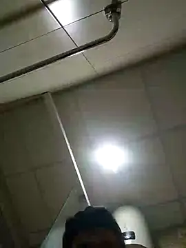 Snapshot of bigdickfuckuu chatting on November 7, 2025, 6:18 am bigdickfuckuu online show from November 7, 2025, 6:18 am